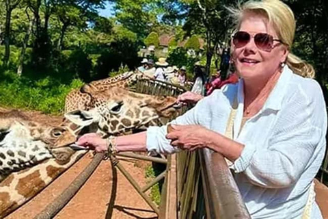 Nairobi: Giraffe Centre Visit and Giraffe Feeding Experience