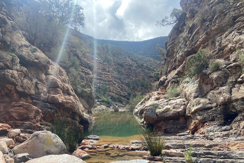 阿加迪尔：Tizgui 山谷徒步导览（含酒店接送）阿加迪尔：蒂兹吉山谷徒步导览（含酒店接送）