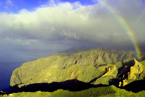 Adeje : Vol panoramique en hélicoptère à TenerifeVol de 30 minutes à Isla Baja