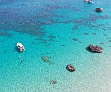 Cagliari: Boat Tour with 4 Stops, Swim Snorkeling + 1 Spritz