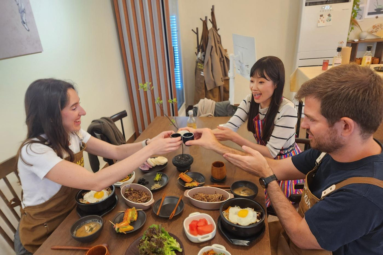 Seoul: 6-Dish Korean Cooking Class & Hidden Alley Tour