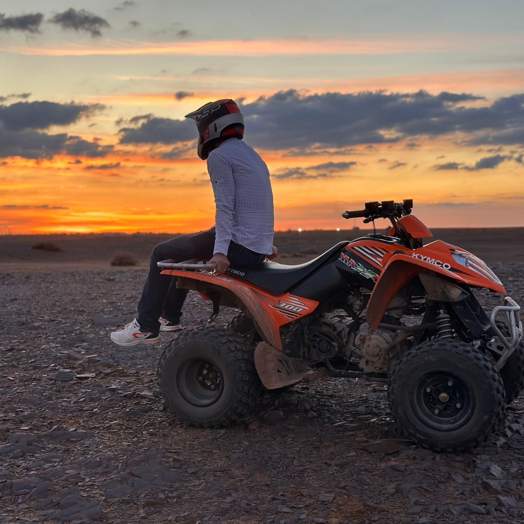 Marrakech : Excursion en quad dans le désert et la palmeraie au coucher du soleil avec thé - quad
