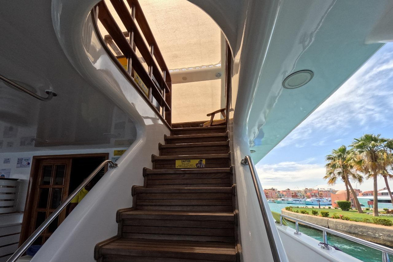 Hurghada: Couples & Families Sunset Cruise with Dinner