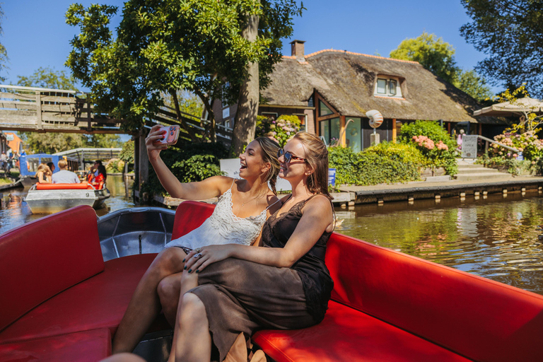 From Amsterdam: Giethoorn Day Trip with Self-Drive Boat Tour