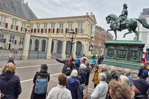 The Hague & Delft: Art, Royals & Delft Blue Private Day Tour Italian speaking guide.