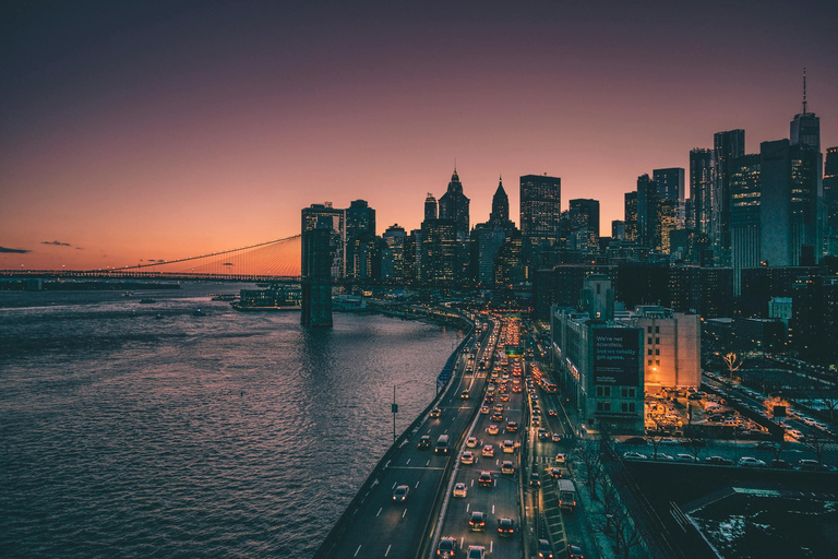 Luci della città e pizza - Tour serale di New YorkNew York City: Skyline notturno di Manhattan in tedesco