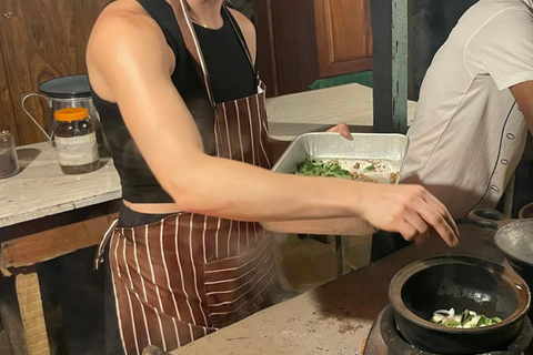 Kandy: Traditional cooking class in a village with transport