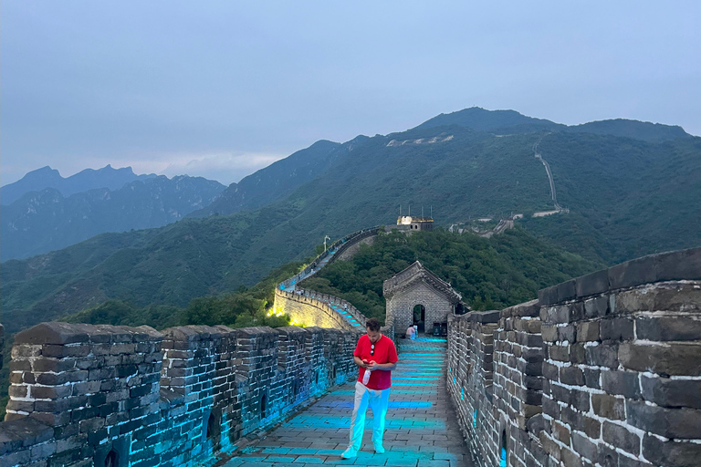 Twilight Glow at Mutianyu Great Wall Evening Bus Tour+Ticket Mutianyu Night Tour Private Car Transfer +Ticket +Cable Car