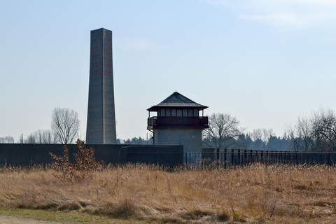 Podróż autobusem do obozu koncentracyjnego Sachsenhausen z Berlina