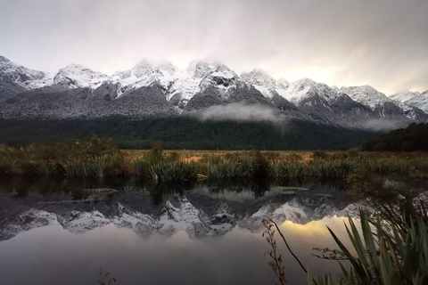 Te Anau do Queenstown wraz z wycieczką do Milford Sound, rejsem i lunchemWycieczka z Te Anau do Queenstown, w tym Milford Sound, rejs i lunch
