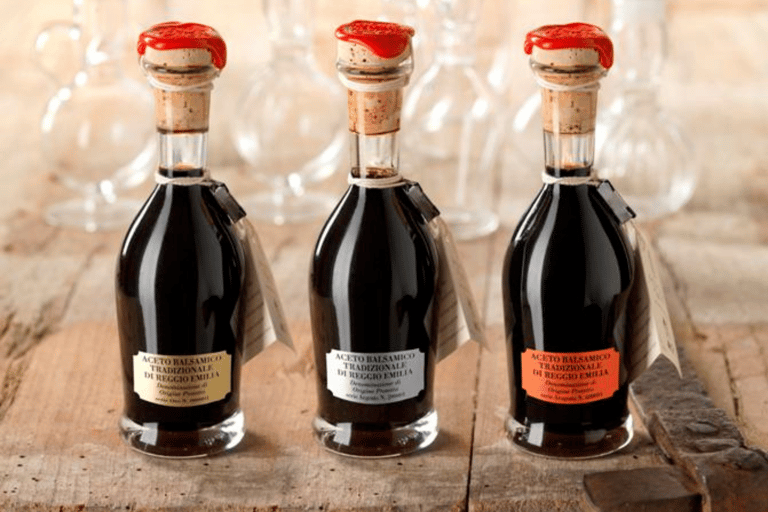 Balsamic Vinegar, Wine Tasting & Tour near Parma & Reggio Balsamic Vinegar & Wine Tasting in Reggio Emilia - Italiano
