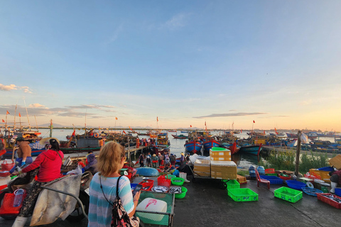 Hoi An: Viaggio in stand-up paddling all'alba per conoscere la vita locale