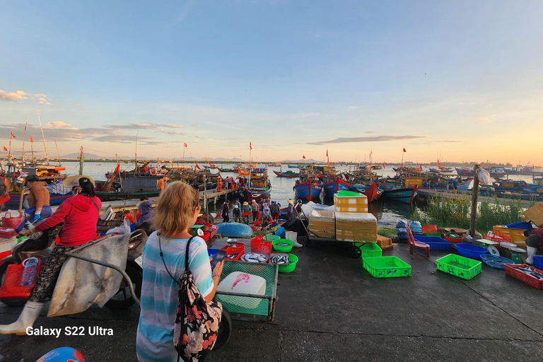 Hoi An: Viaggio in stand-up paddling all'alba per conoscere la vita locale