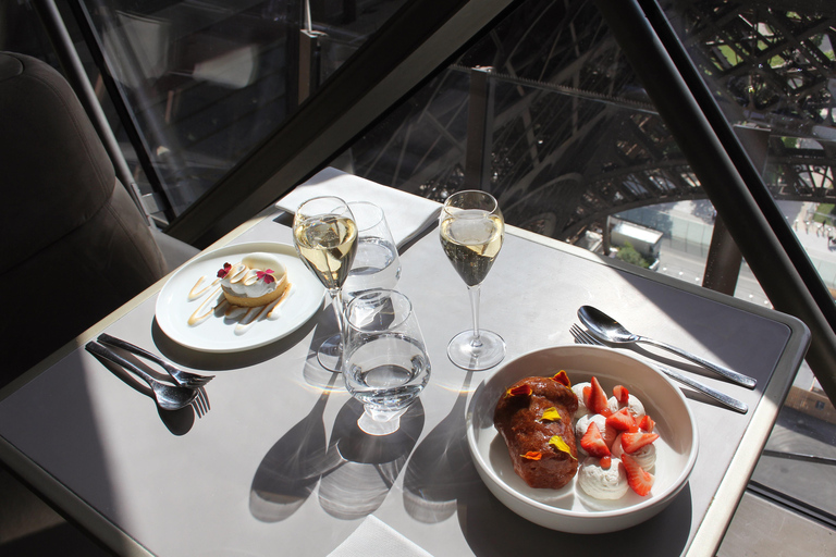 Paris: Eiffel Tower Dining, Gustave Menu at Madame Brasserie Eiffel Tower Madame Brasserie early evening dinner