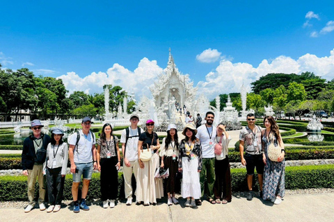 Private to Chiangrai:4 Temples & Lalitta Cafe &Guide,No Fee Private to Chiangrai: 4 Temples & Lalitta Cafe with Guide
