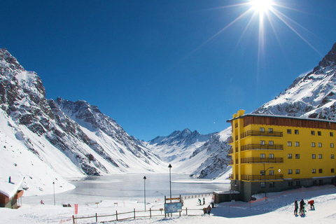Santiago: Visit to Laguna del Inca and Portillo with llamas and picnic