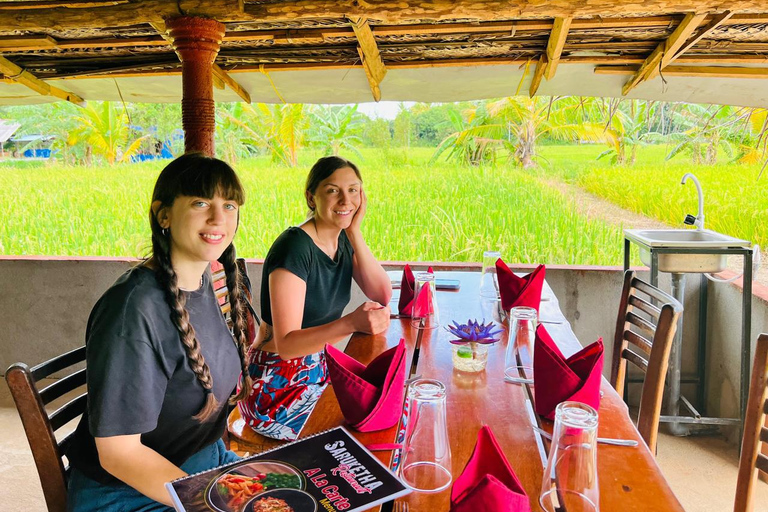 Sigiriya oder Dambulla: Privater Transfer nach Kandy