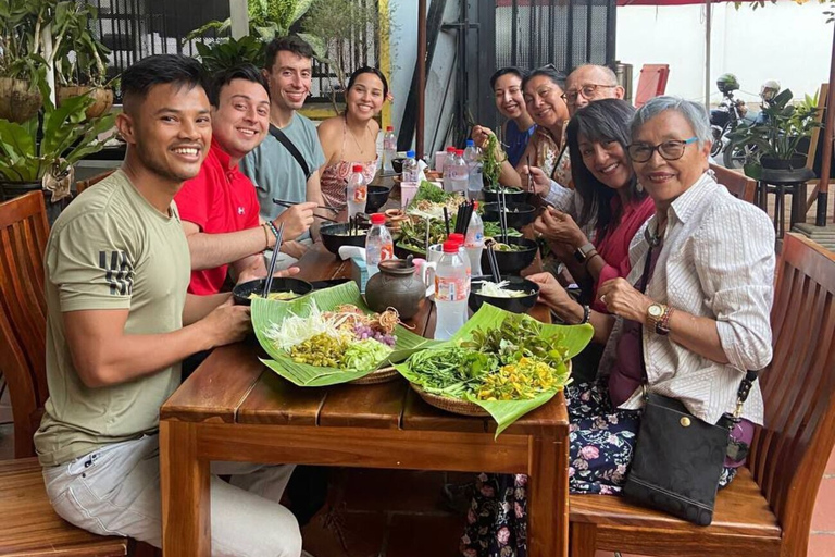 Visita gastronómica auténtica de Phnom Penh con un local