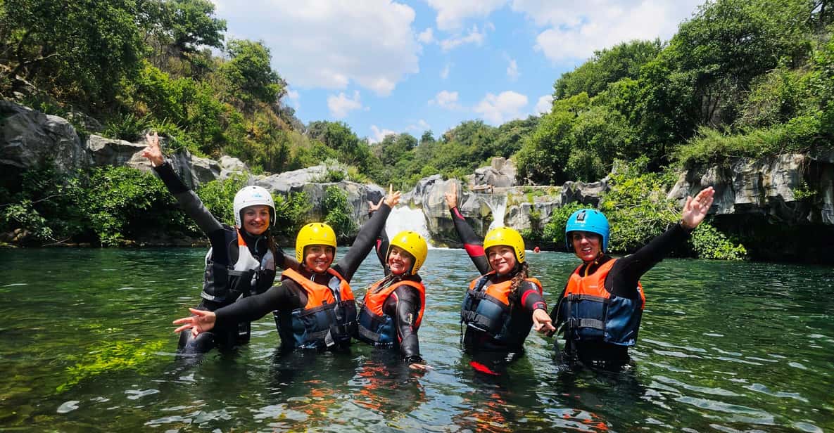 Afbeelding 10 van Gole Alcantara: Body Rafting, Scivoli e Tuffi nel Fiume