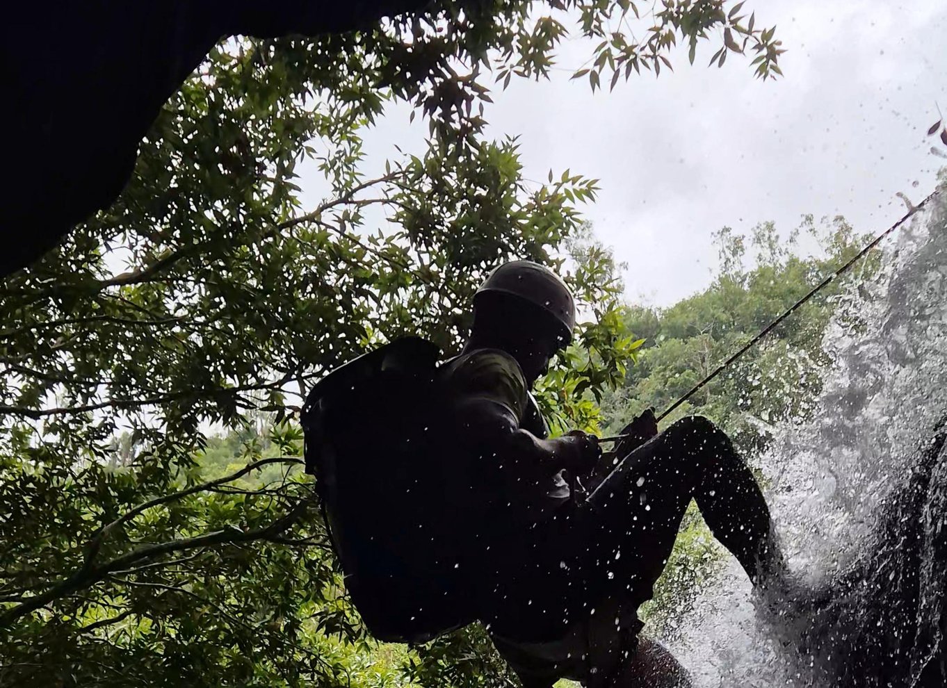 Mauritius: Rutsjebanetur ved Tamarind Falls/canyoning