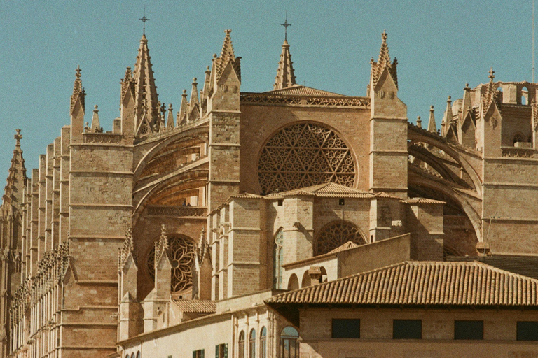 Palma de Mallorca: Private Guided Tour with Your Mobile Phone Palma de Mallorca: Private Guided Tour