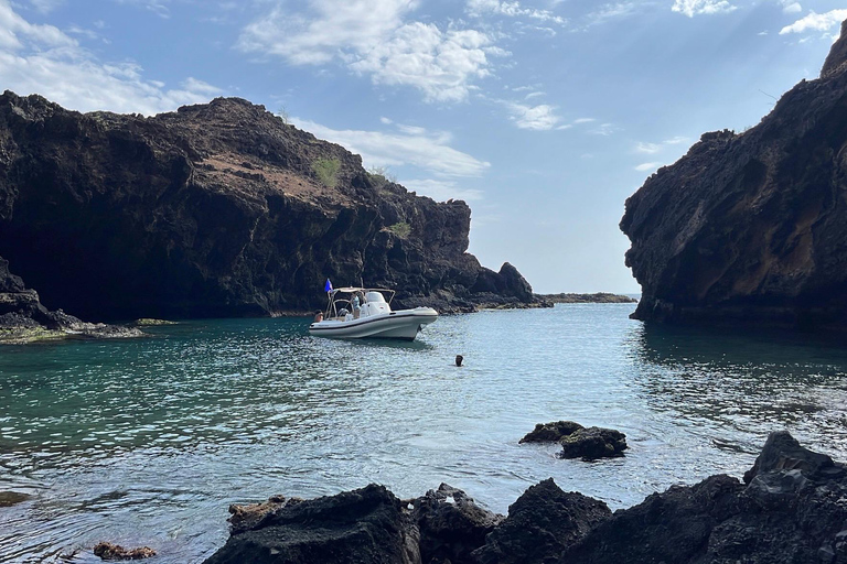 Tarrafal: rejs wycieczkowy do jaskiń Aguas Belas z nurkowaniem z rurką