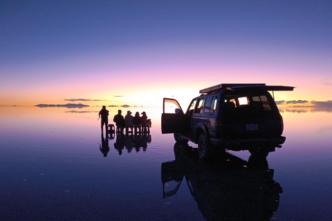 Uyuni: Salt Flats Sunset and Stargazing Tour