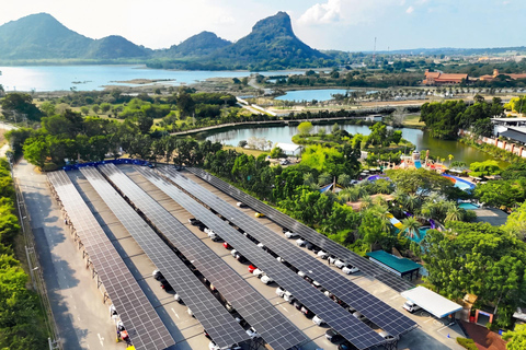 Pattaya: Columbia Pictures Aquaverse Ticket & Hotel Transfer
