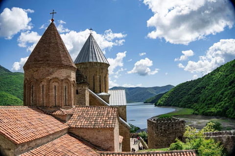 Tbilisi: Gudauri & Kazbegi Winter Action – Pickup & Views