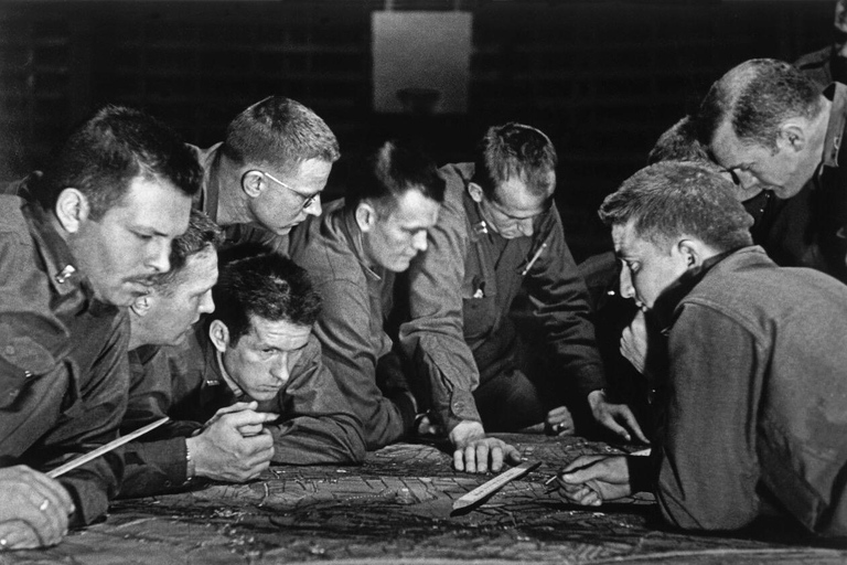 Normandy D-Day Beaches: Small Group Tour from Paris