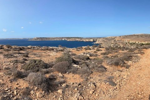 Malta, park przyrody Il-Majjistral: wędrówki i joga na świeżym powietrzu