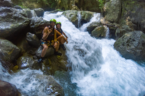 Cebu: 2 Days 1 Night City and Moalboal Tour Package