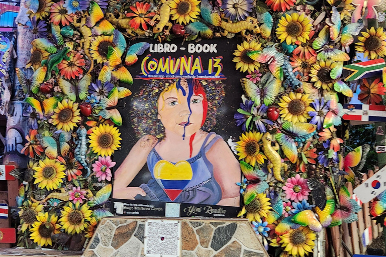 Tour privato nel comune 13: grafitour, gastronomia, museo EscobarTour privato nel comune 13: graffiti, gastronomia, museo Escobar