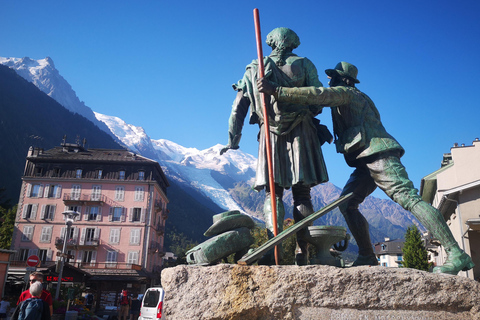 Chamonix: tour di punta dell&#039;Aiguille du Midi e della Mer de Glace