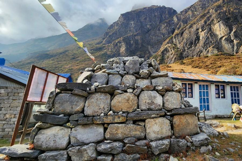 Trekking di 5 giorni sul Gosaikunda: un viaggio verso i laghi sacri