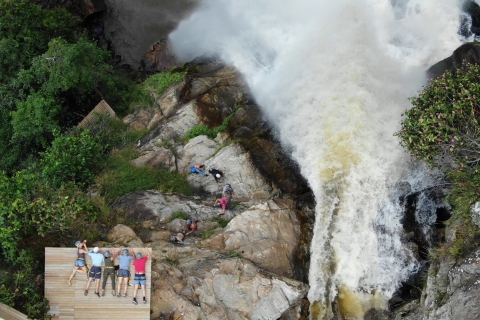 Von Medellin aus: Mächtiger Klettersteig und Zipline-RiesenwasserfallMächtiger Klettersteig & epische Zipline Riesiger Wasserfall