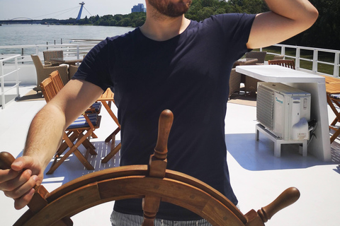 Bratislava: Danube River Cruise with Unlimited Prosecco