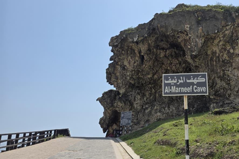 Salalah: Private 5-Day Dhofar Highlights Tour with Guide