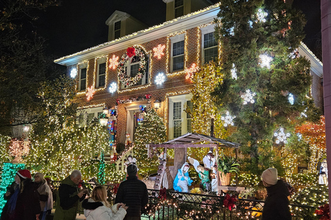 New York: Dyker Heights Christmas Lights Guided Walking Tour Dyker Heights Christmas Tour+transfer from Times Square