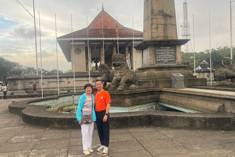 Bentota To Colombo Transfer With City Tour + Train Ride