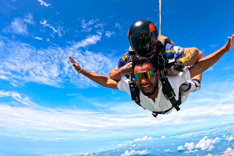 Pattaya-Bangkok Tandem Skydive with Ocean Views VIP Package