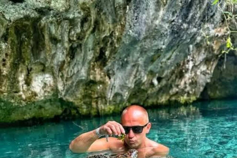 Zanzibar: Jaskinia Salaam i pływanie z żółwiamiTa opcja nie obejmuje transportu.