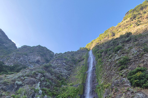 2-Day Madeira Tour: East & West with Local Guide & Tastings