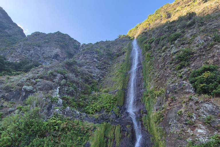 2-Day Madeira Tour: East & West with Local Guide & Tastings