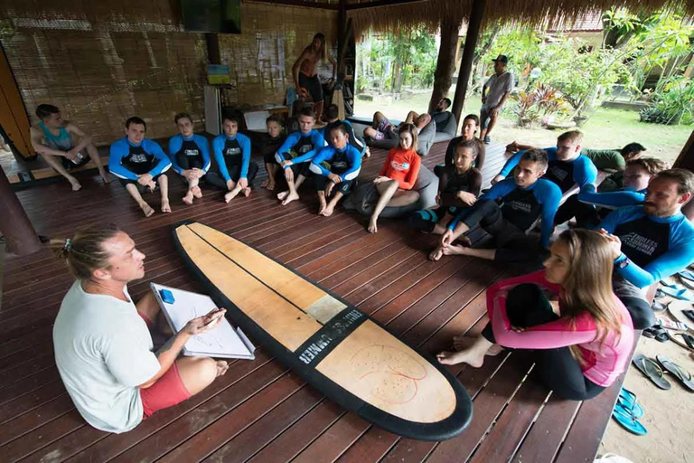 Aulas de surfe em Kuta: 2 horas de aula de surfeAula particular de surfe