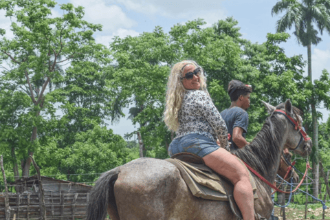 Punta Cana : Safari en camion avec équitation et déjeuner