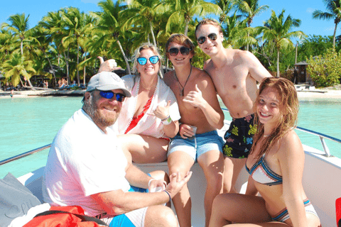 Punta Cana: Katamaran na wyspę Saona z posiłkiem, napojami i transportemPunta Cana: Katamaran na wyspę Saona z posiłkiem i napojami oraz transportem