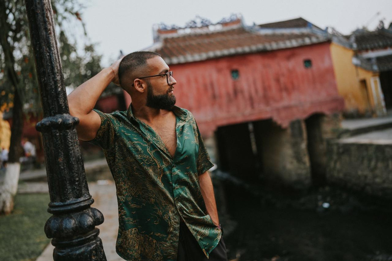 Hoi An: Private Photoshoot with Rowboat Ride & Lanterns