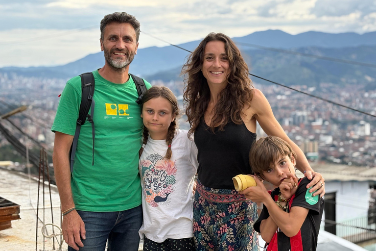 麦德林：乘坐缆车城市观光和隐藏的街头艺术麦德林：乘缆车城市观光和隐秘街头艺术