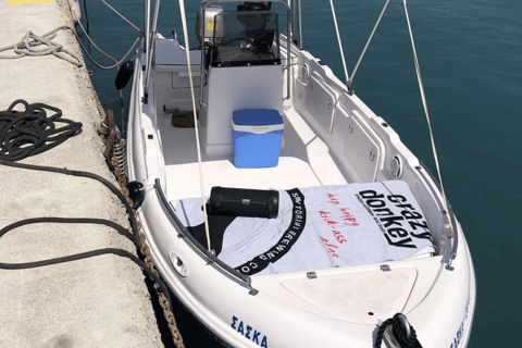 Santorini: Aluguel de barco sem licença com equipamento de mergulho com snorkel